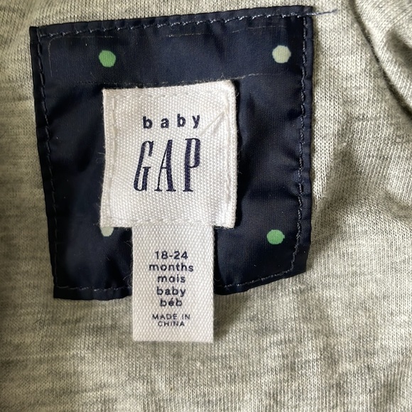 Baby Gap puffer jacket - Picture 2 of 3